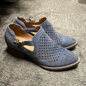 Born size 10 blue booties